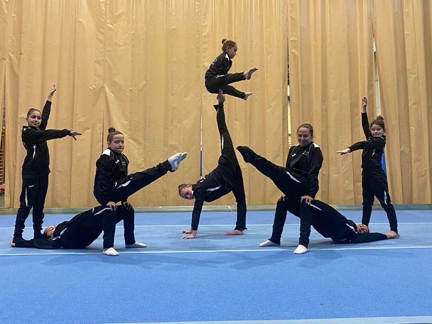 Nuestro equipo en un festival de gimnasia acrobática