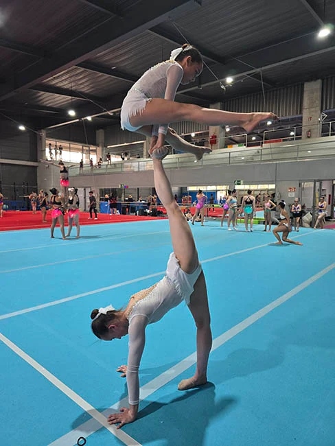 Equilibrio de pareja durante el calentamiento