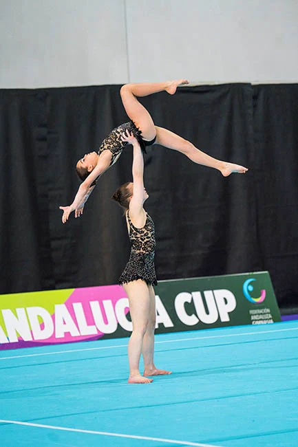Figura de equilibrio en pareja
