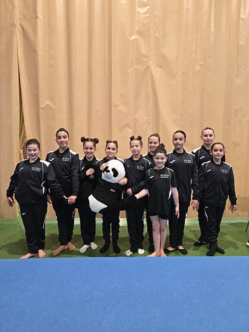 El equipo ENTER con su mascota
